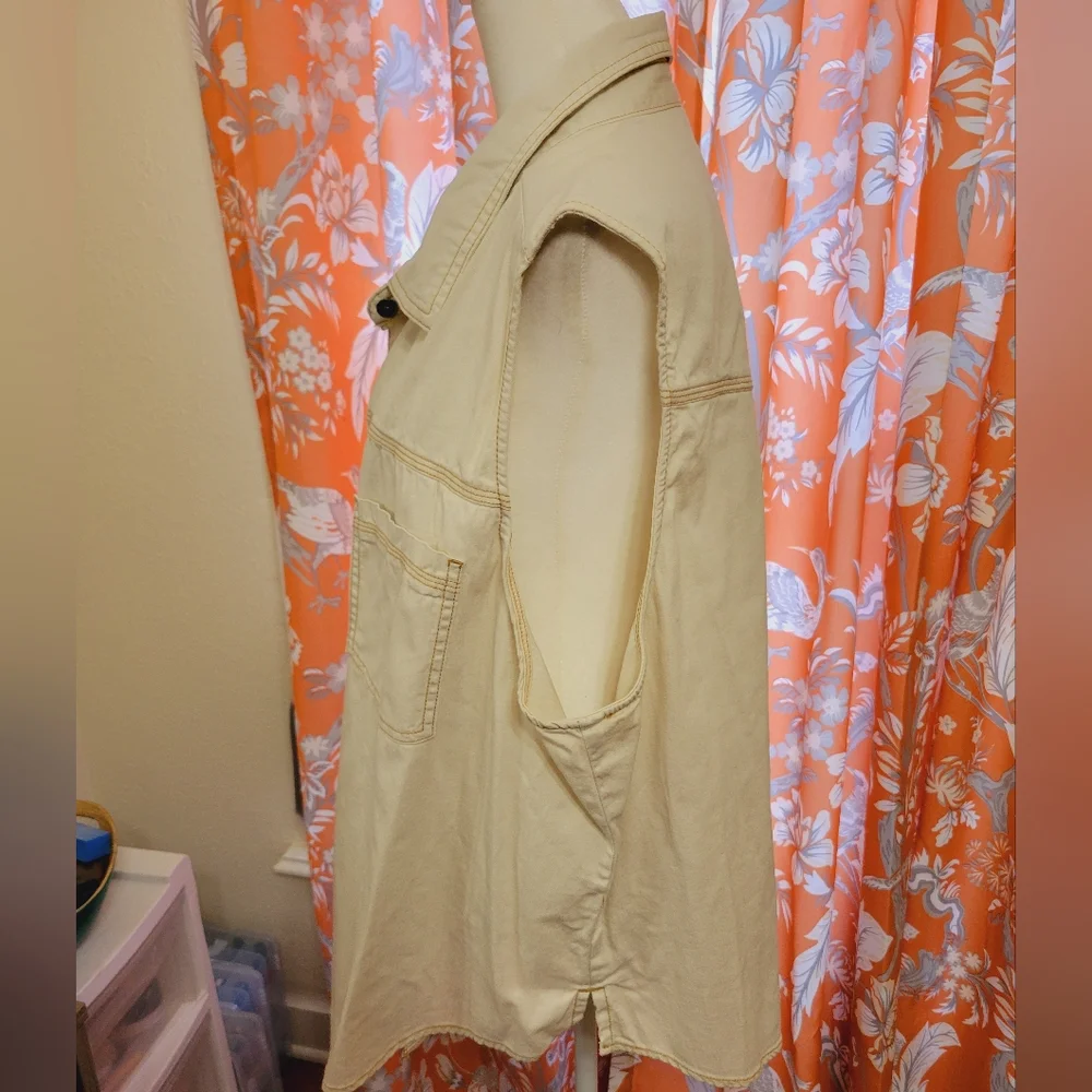 Women's Cream Sleeveless Jacket - Picture 4 of 6